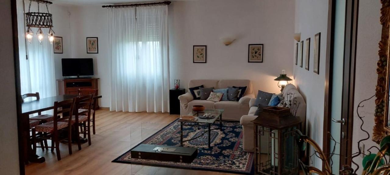 Tenuta I Lecci تيرانووفا براتشولي المظهر الخارجي الصورة